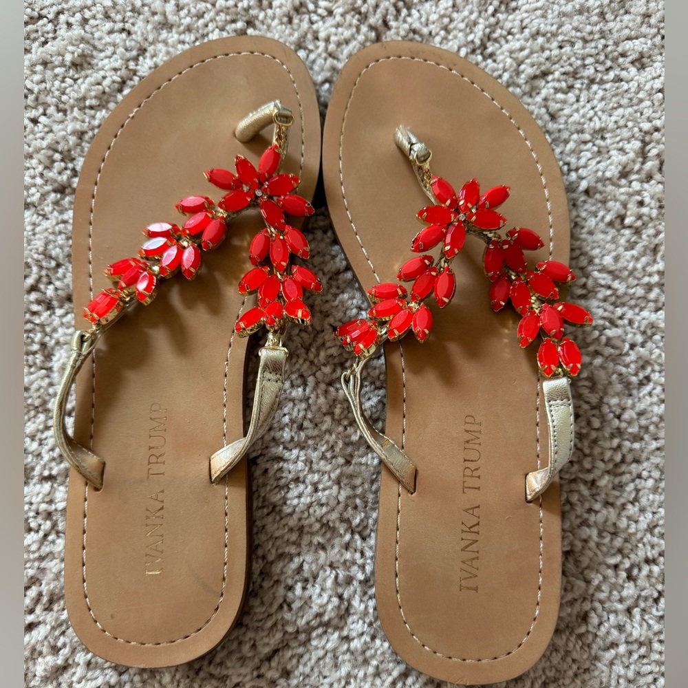 Ivanka Trump sandals like new